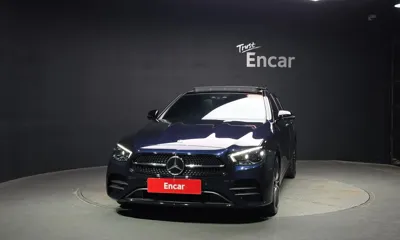 Mercedes-Benz E-Class 2023, 53559 км, за 30076.7 USD
