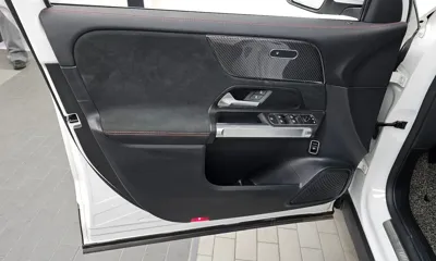 Mercedes-Benz GLB-Class 2022, 39050 км, за 21924.64 USD - фото 24