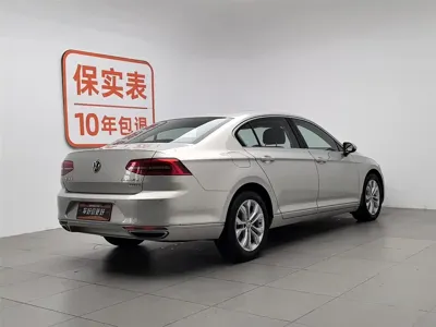 Volkswagen Magotan 2017, 106100 км, за 8381.36 USD