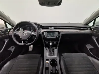 Volkswagen Magotan 2017, 106100 км, за 8381.36 USD