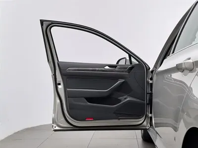 Volkswagen Magotan 2017, 106100 км, за 8334.07 USD - фото 8