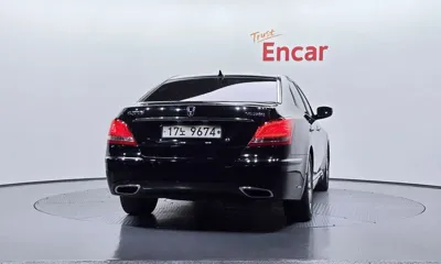 Hyundai Equus 2011, 270369 км, за 2317.88 USD