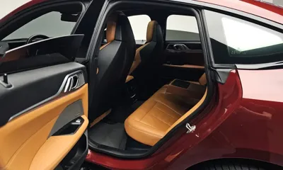 BMW i4 2024, 39855 км, за 36988.87 USD - фото 11