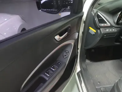 Hyundai Santafe 2015, 156472 км, за 5537.46 USD