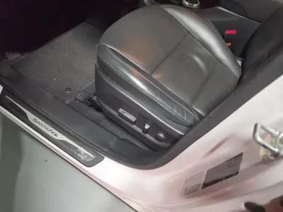 Hyundai Santafe 2015, 156472 км, за 5537.46 USD