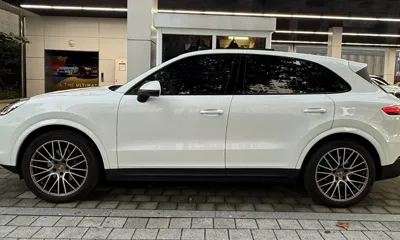 Porsche Cayenne 2023, 35000 км, за 66241.93 USD