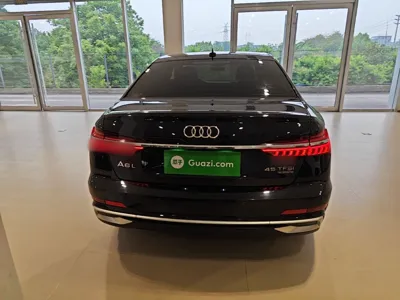 Audi A6L 2023, 70100 км, за 35640 USD