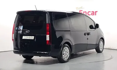Hyundai Staria 2022, 48651 км, за 16771.76 USD - фото 2