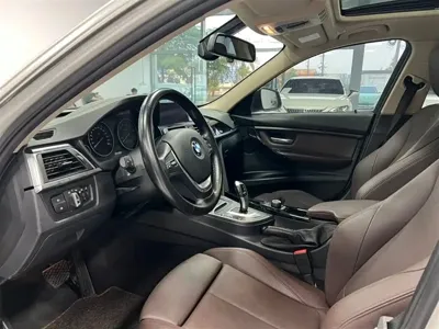 BMW 3 Series 2018, 120000 км, за 12365.46 USD