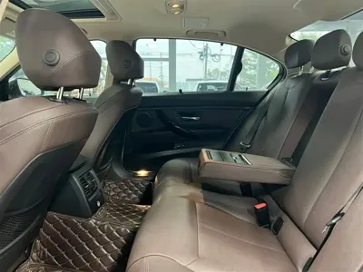 BMW 3 Series 2018, 120000 км, за 12365.46 USD