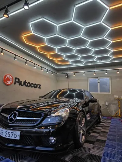 Mercedes-Benz SL-Class 2010, 68000 км, за 33860.77 USD