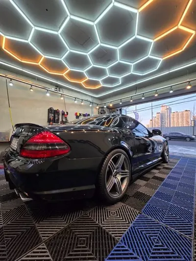 Mercedes-Benz SL-Class 2010, 68000 км, за 33860.77 USD