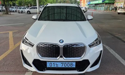 BMW iX1 · 2026 год