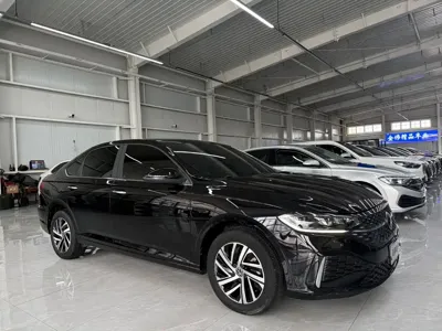Volkswagen Lavida 2022, 40000 км, за 13801.97 USD