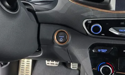 Hyundai Ioniq 2018, 156846 км, за 6435.67 USD - фото 16