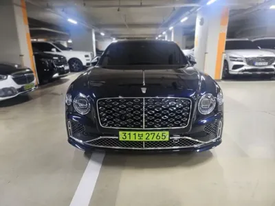 Bentley Flying Spur 2025, 13000 км, за 250318.98 USD
