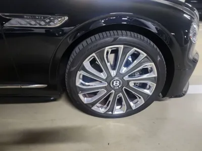 Bentley Flying Spur 2025, 13000 км, за 250318.98 USD