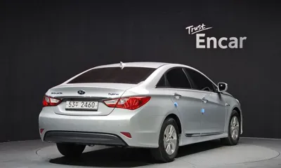 Hyundai Sonata 2015, 139229 км, за 3183.67 USD