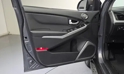 KG_Mobility_Ssangyong KORANDO 2016, 117110 км, за 4226.08 USD - фото 24