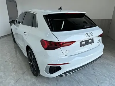 Audi A3 2022, 63000 км, за 18149.77 USD