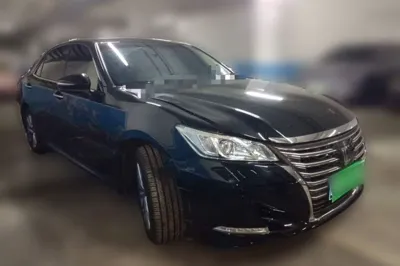 Toyota Crown 2015, 155500 км, за 18172 USD