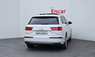Audi Q7 2019, 104786 км, за 17406.72 USD