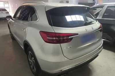 Hongqi HS5 2019, 97000 км, за 11741 USD