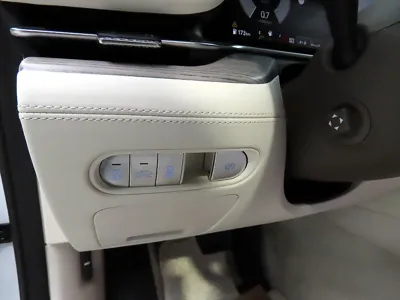Genesis G90 2025, 5720 км, за 56124.46 USD - фото 13