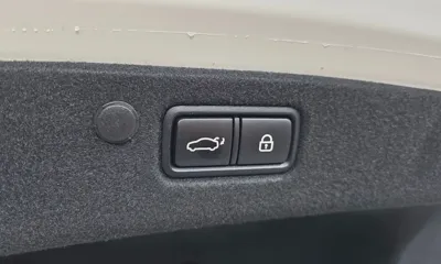 Hyundai Grandeur 2020, 66453 км, за 15426.02 USD - фото 35