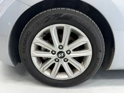 Hyundai Avante 2015, 122726 км, за 3235.62 USD