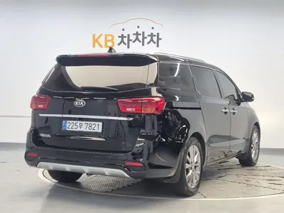Kia Canival 2019, 209940 км, за 6557.7 USD