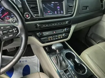 Kia Canival 2019, 209940 км, за 6557.7 USD - фото 12