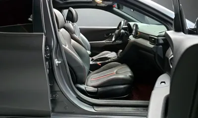 Hyundai Veloster 2018, 83435 км, за 7619.55 USD - фото 10