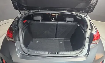 Hyundai Veloster 2018, 83435 км, за 7619.55 USD - фото 20