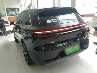 Li Auto Li L6 2024, 11000 км, за 26398.33 USD