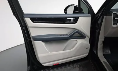 Porsche Cayenne 2021, 51136 км, за 53745.96 USD - фото 24