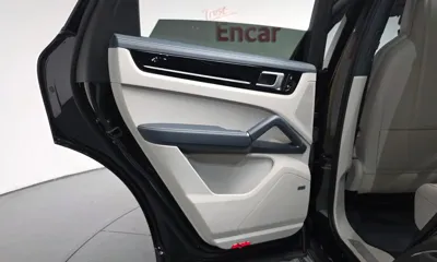 Porsche Cayenne 2021, 51136 км, за 53745.96 USD - фото 25