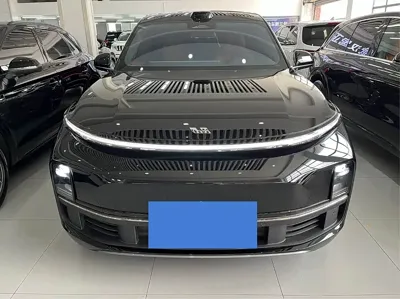 Li Auto Li L9 2023, 35000 км, за 30605.65 USD