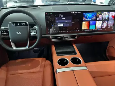 Li Auto Li L9 2023, 35000 км, за 30605.65 USD