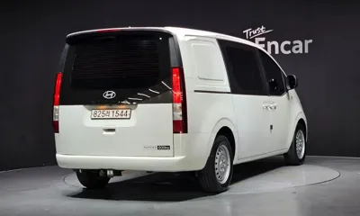 Hyundai Staria 2025, 24721 км, за 14877.38 USD