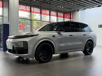 Li Auto Li L8 · 2023 год