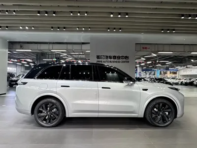 Li Auto Li L8 2023, 52000 км, за 24837.66 USD