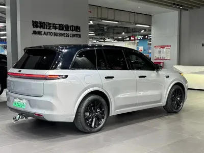 Li Auto Li L8 2023, 52000 км, за 24837.66 USD