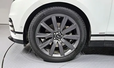 Land Rover Range Rover Velar 2020, 47968 км, за 32119.18 USD