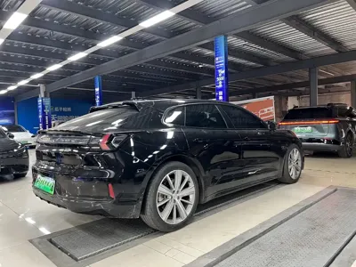 Zeekr 001