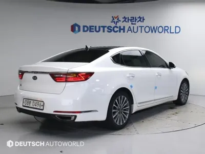 Kia K7 2016, 119052 км, за 7548.9 USD