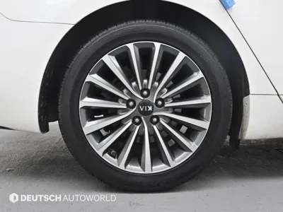 Kia K7 2016, 119052 км, за 7548.9 USD