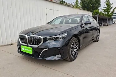 BMW i5 · 2025 год