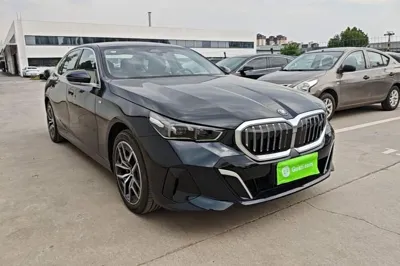 BMW i5 2025, 11200 км, за 38417 USD