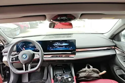 BMW i5 2025, 11200 км, за 38417 USD - фото 12